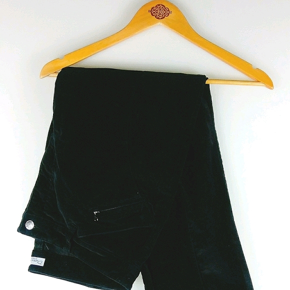 Daily Women Black Velvet Saddleback Jeans - Picture 2 of 7